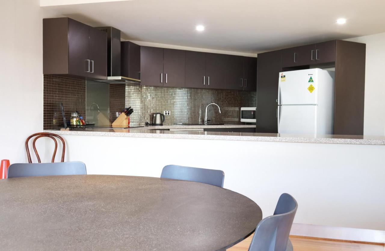 Appartamento Fiveways Balcony, King Bed, Chef'S Kitchen Fremantle Esterno foto