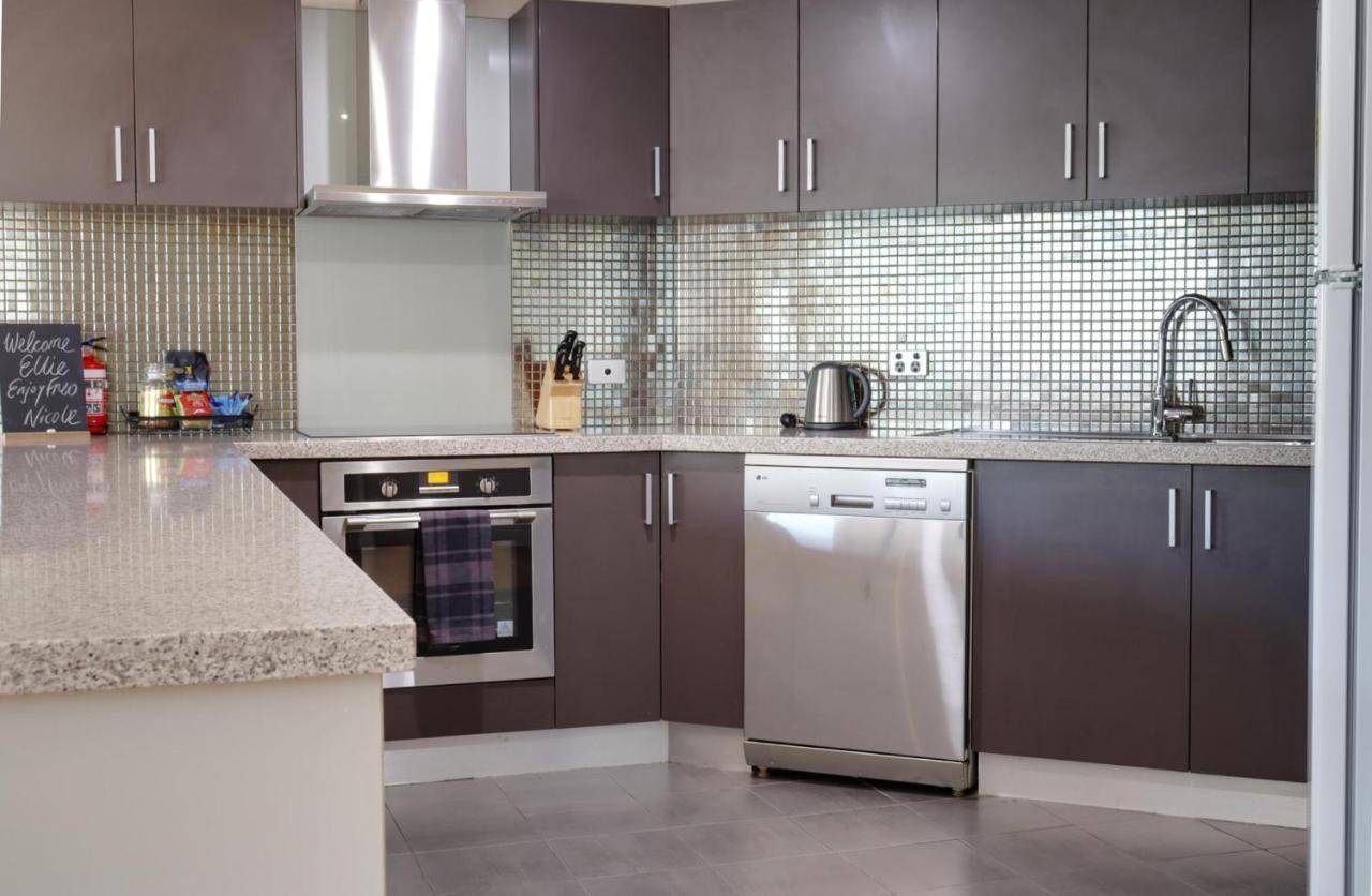 Appartamento Fiveways Balcony, King Bed, Chef'S Kitchen Fremantle Esterno foto